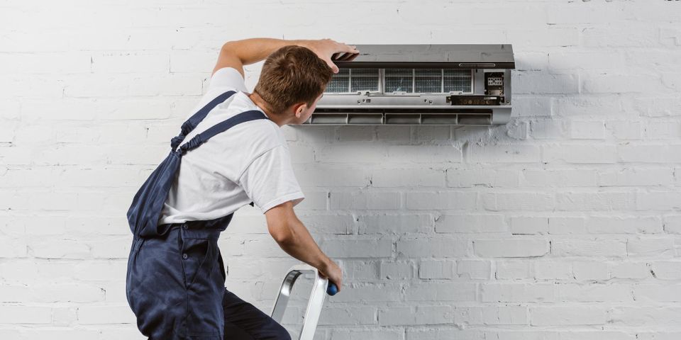 5 REASONS YOUR AIR CONDITIONING UNIT COULD BE LEAKING